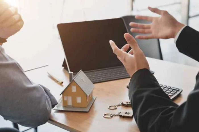 Commercial Realty Investments: Complete Guide with Benefits, Examples, and Practical Insights